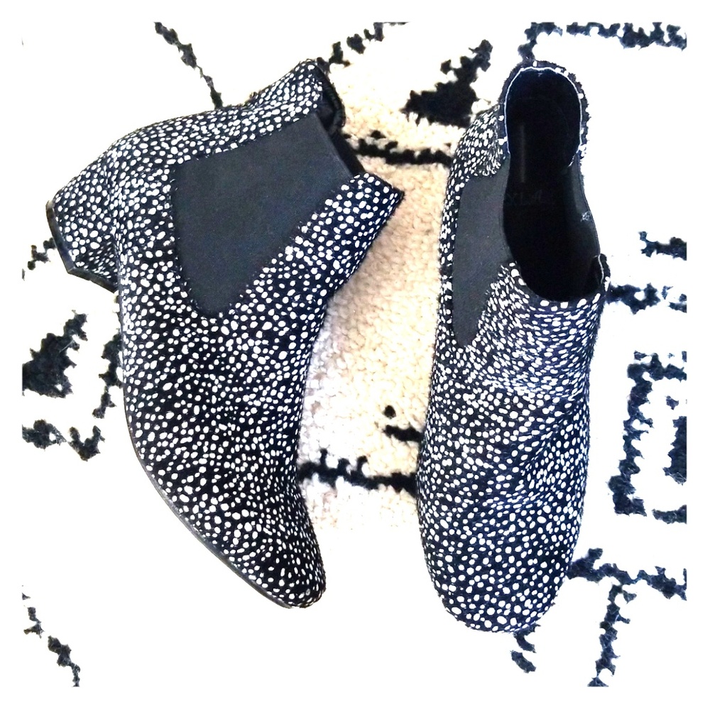 Textile Polka Dot Booties